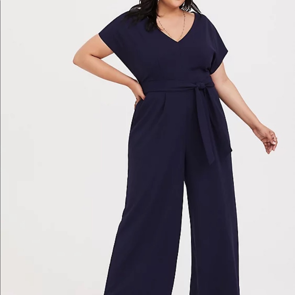 Torrid Navy Flutter Sleeve Jumpsuit NWT 22